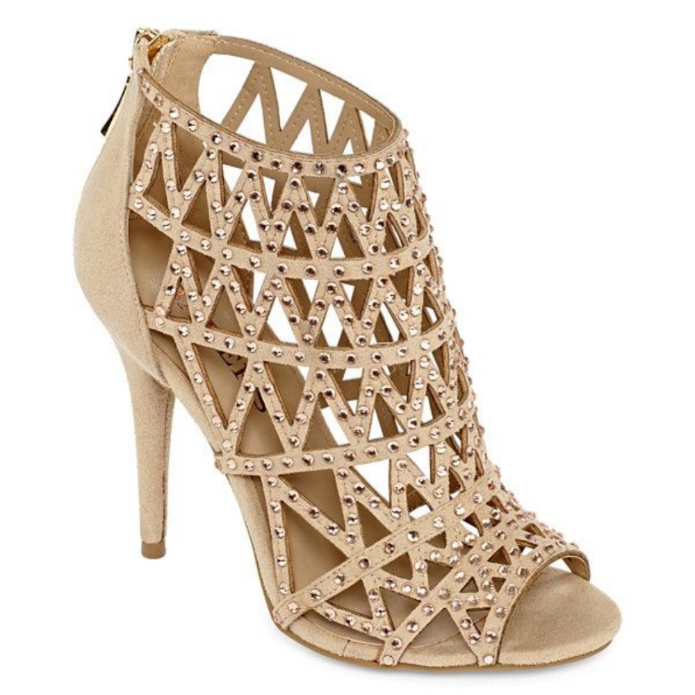 Bakers Dolleen Heel in Cinnamon size 7